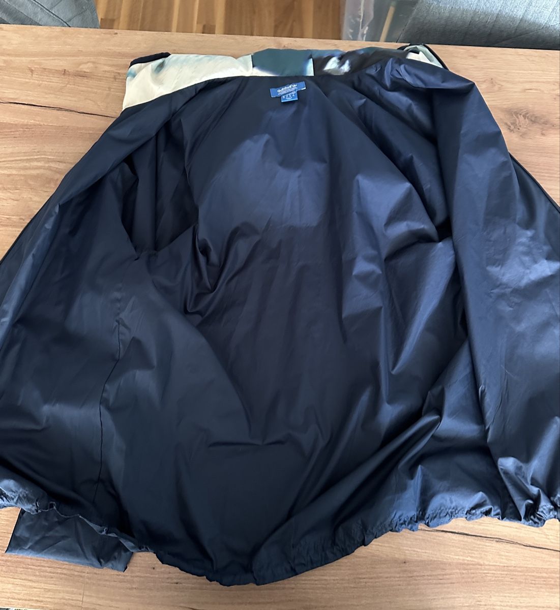 Adidas Giacche: Adidas Jacke Windbreaker  – Usato da Schlieren venduto da NM_Nici 4