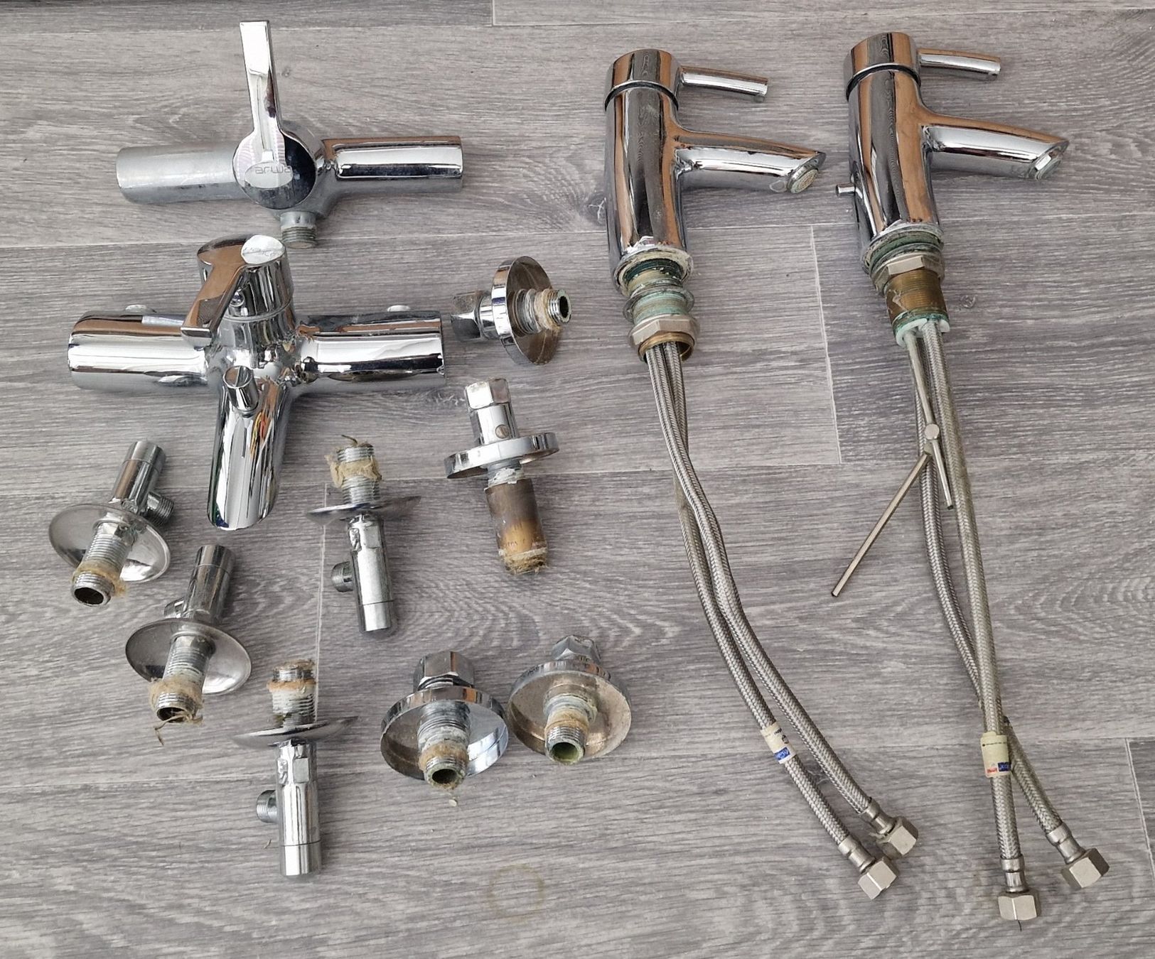 Rubinetteria: Sanitär Konvolut Armaturen & Eckventile – Usato da Wetzikon ZH venduto da xellent79