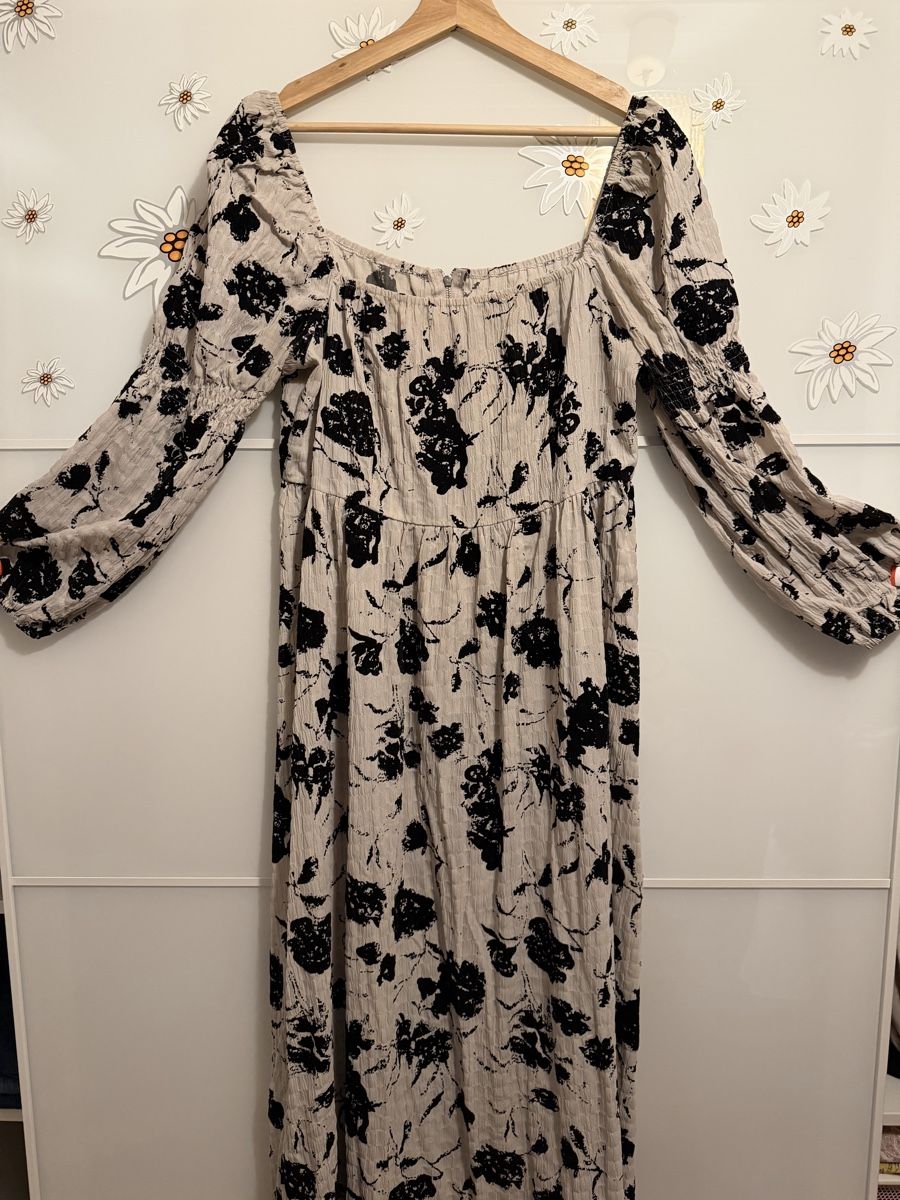 Robes: Maxikleid mit Blumenmuster Grösse M neuwertig – D'occasion à Grafstal par Kelly044 1