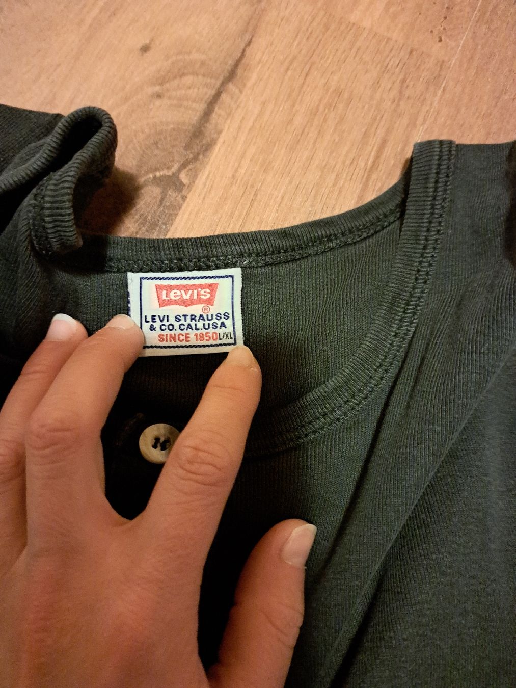 Levi's T-Shirts: Levis Shirt – Gebraucht aus Triesenberg von Anastasia26 1