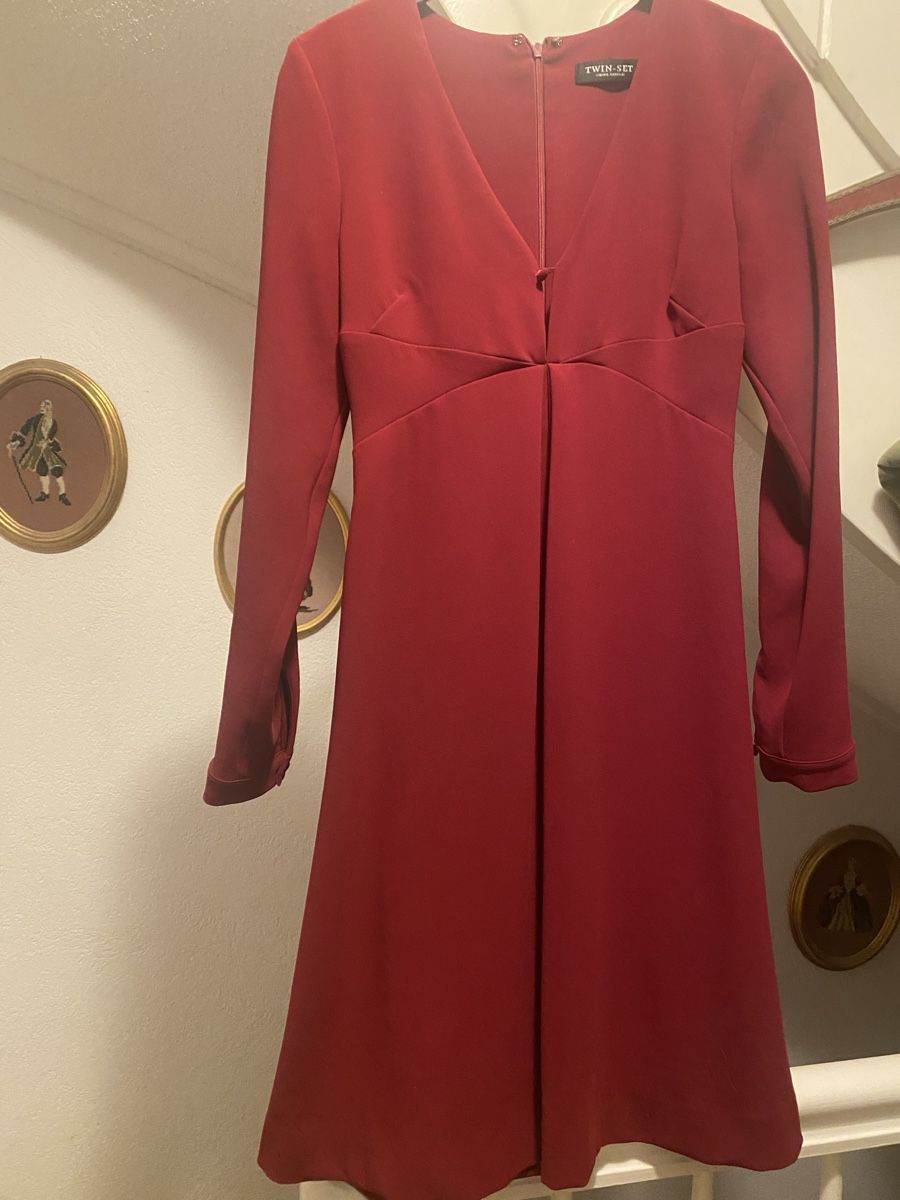 Twinset Vestiti: Twinset Kleid midi Gr. S, bordeauxrot, elegant – Usato da Baden venduto da swiss-alps