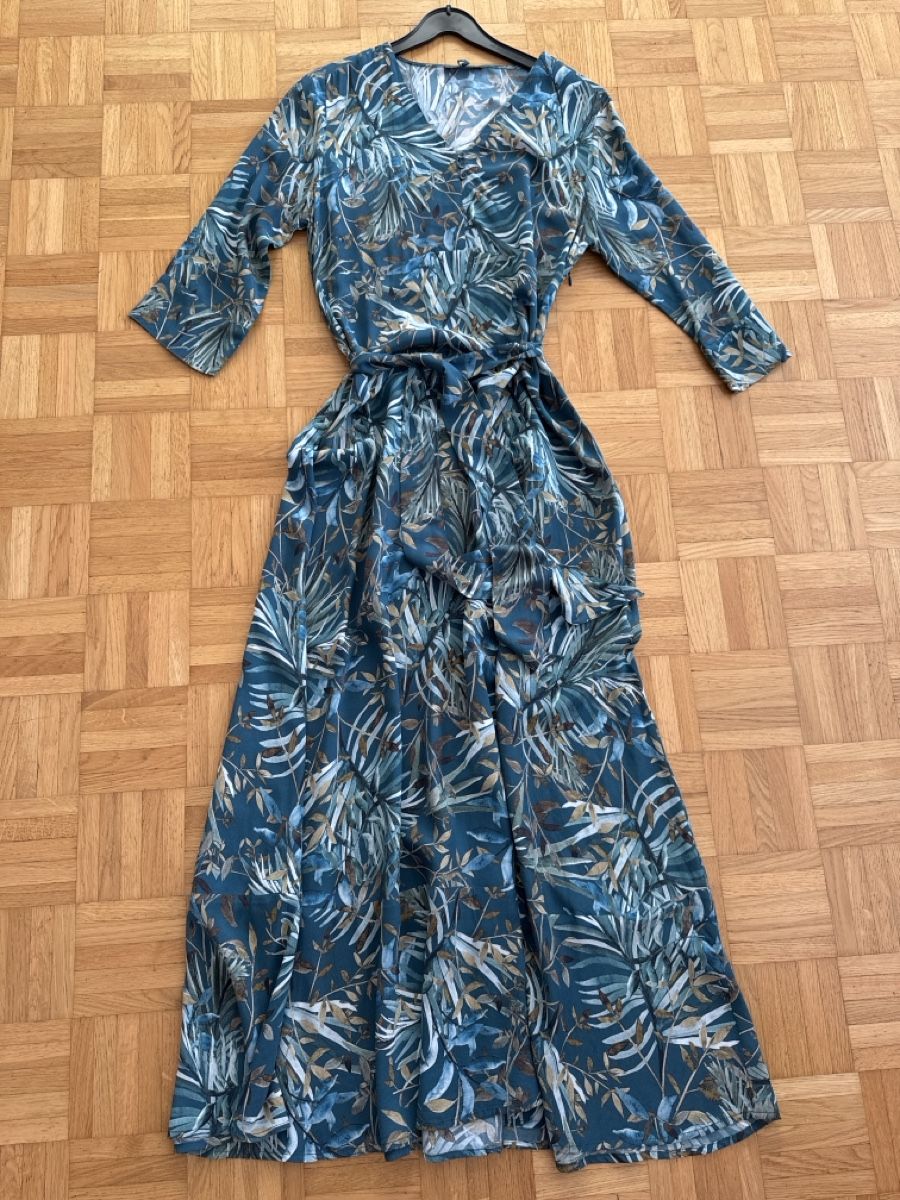 Nile Kleider: Nile Blue Maxi Dress S – Gebraucht aus Fällanden von emilyeheim