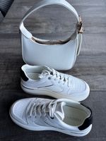 Handtasche und Sneakers weiss Grösse 37 neuwertig