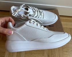 New comfort sneakers in leather size 38 (insole 24,5 cm)