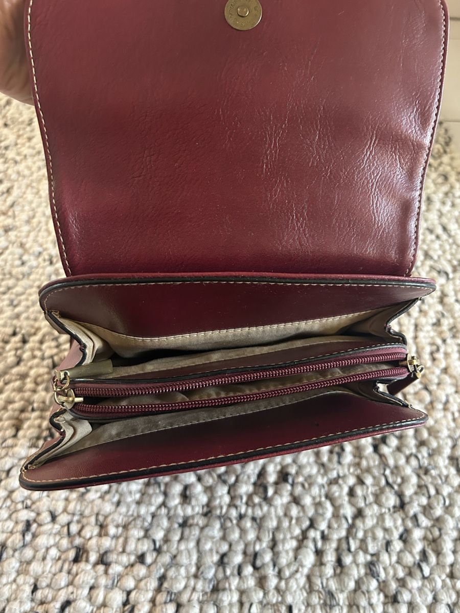 Zaini: Eleganter burgundy Lederrucksack – Nuovo (secondo la descrizione) da Basel venduto da regi_neruda 5