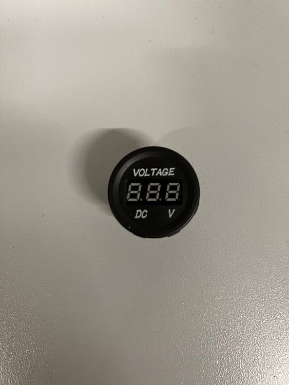 Voltmeter 12V /24V für Auto, Camper, Boot Kaufen auf Ricardo