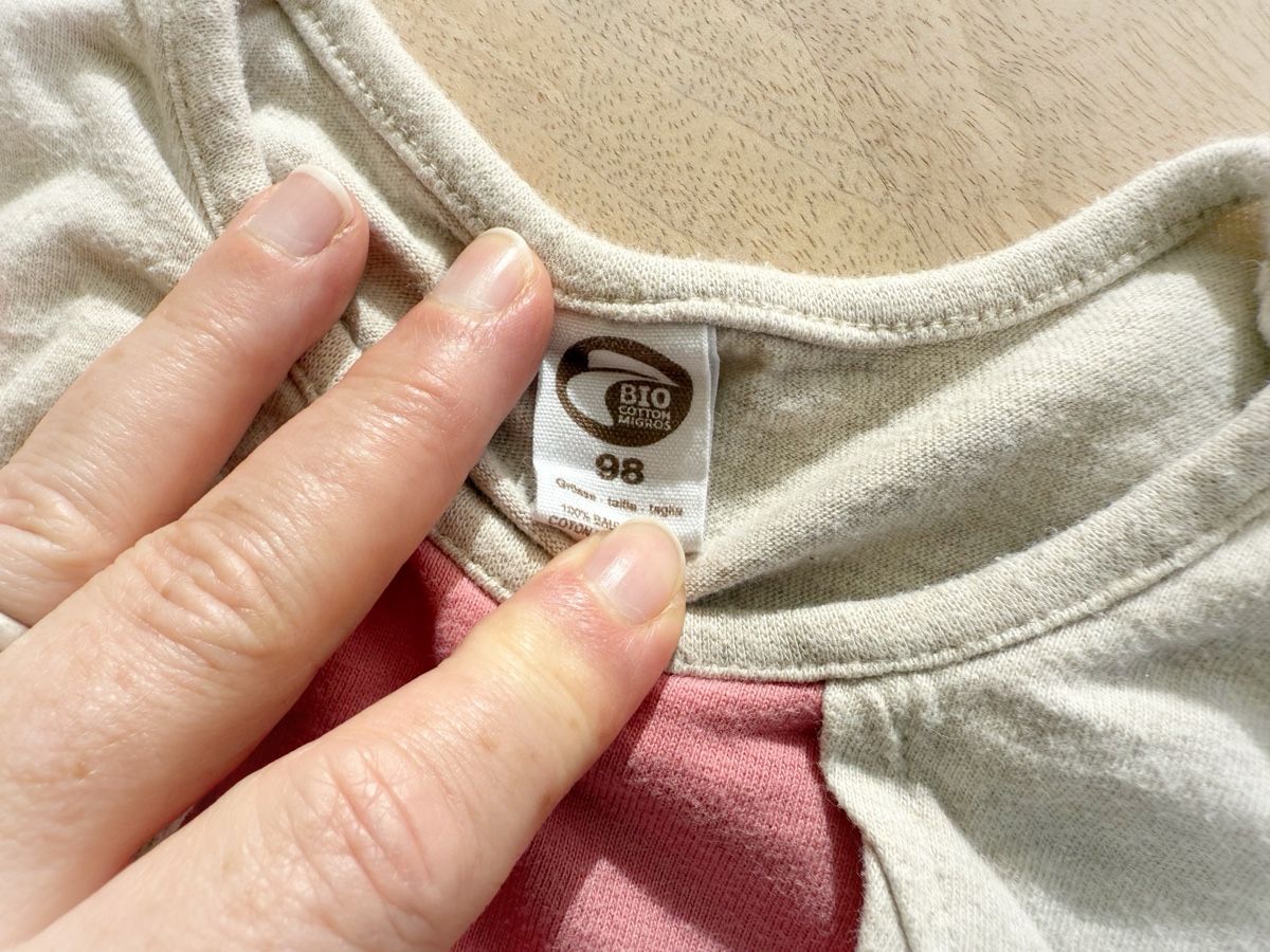 Maglioni & Felpe: Herziges Mädchen Langarm Shirt Gr. 98 – Usato da Eggenwil venduto da Lissi82 2