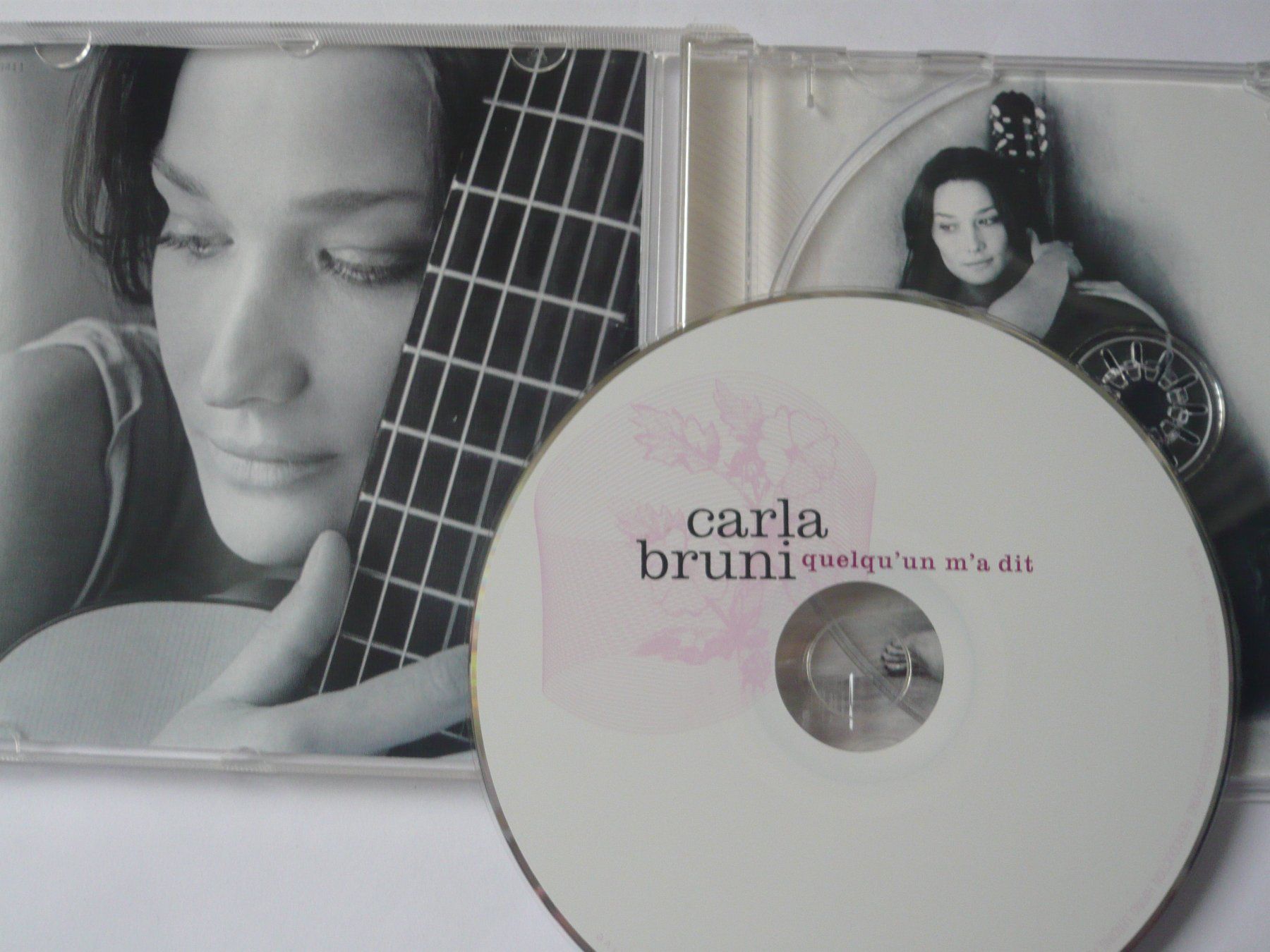 CD: CARLA BRUNI Quelqu'un m'a dit – Usato da Winterthur venduto da Cajun 1