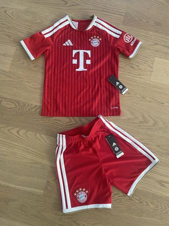 FC Bayern Fussball Dress, Gr. 152