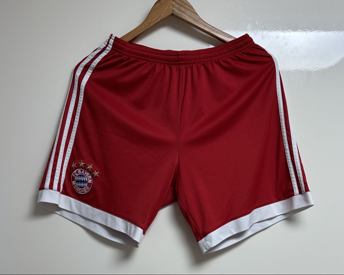 Adidas Pantaloni: bayern münchen shorts G M original – Usato da Maienfeld venduto da tobeyl2020