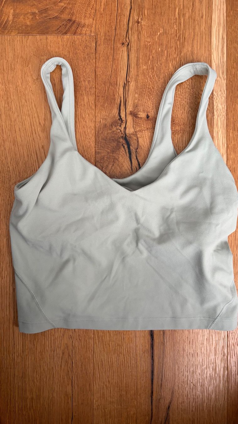 Lululemon Tops: Lululemon Align Top Gr. 6 Farbę Jade Gray – Gebraucht aus Volketswil von Irkasha