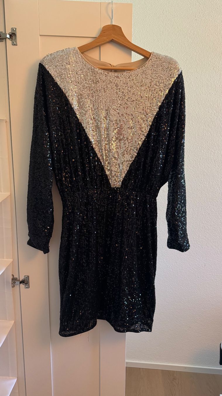 Vila Kleider: Festliches Kleid – Gebraucht aus Rothenthurm von Lynn_DM