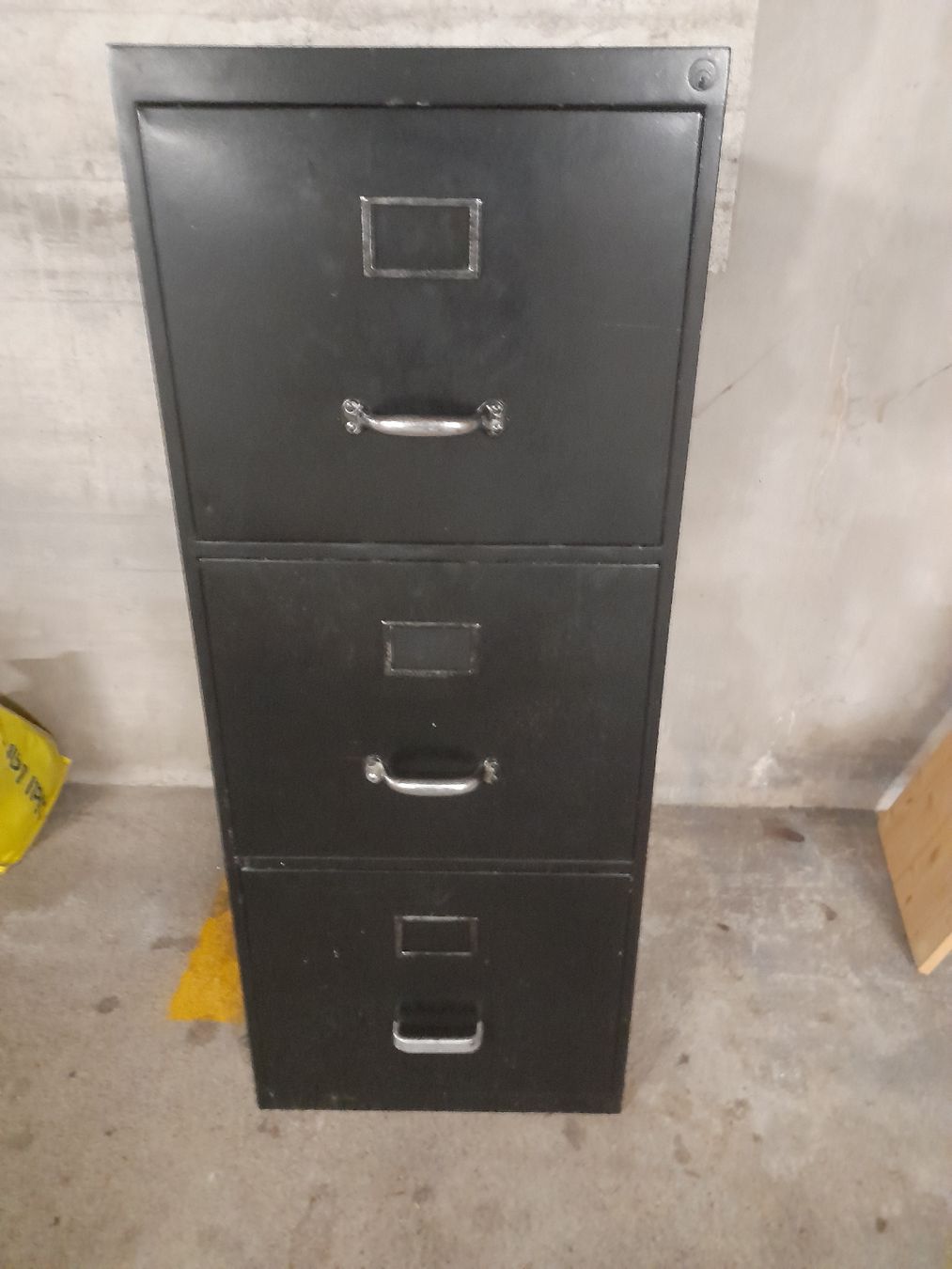 Armadi: aktenschrank – Usato da Glattbrugg venduto da B_B