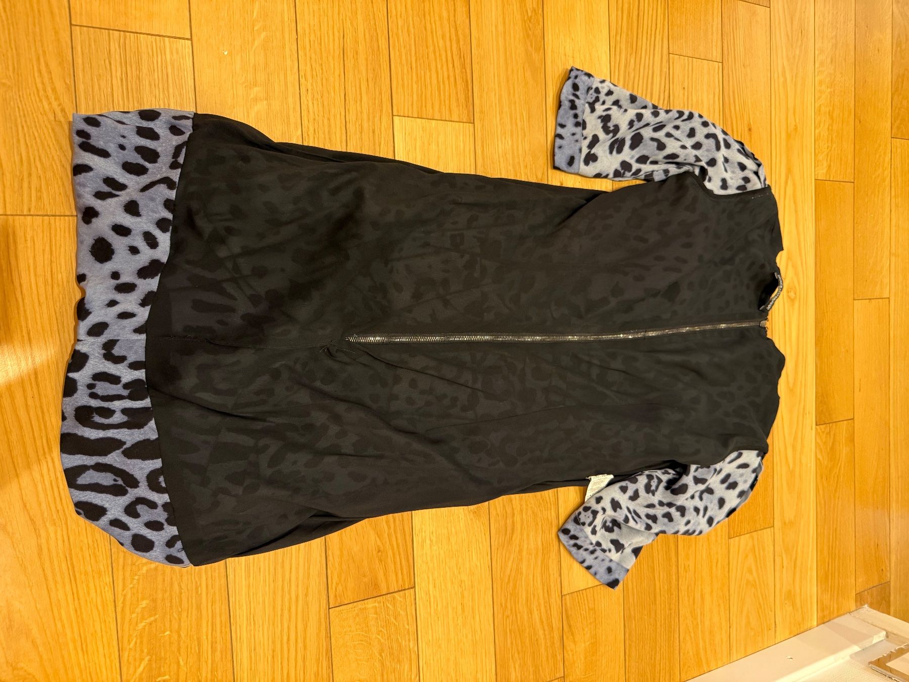 Dolce & Gabbana Robes: Robe imprimé léopard bleu manches courtes taille M – D'occasion à La Croix-de-Rozon par ben_9qlz 5