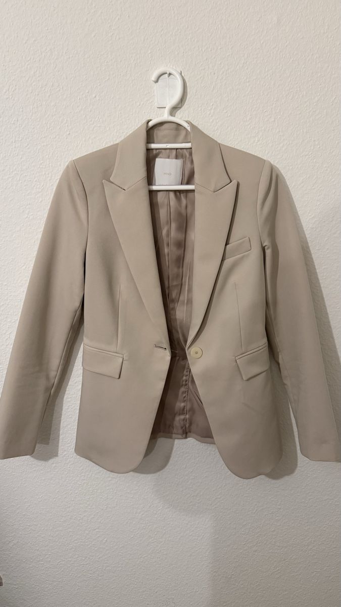 Mango Completi & Tailleur: Mango Blazer Beige – Grösse 32 – Nuovo (secondo la descrizione) da Schlieren venduto da tub_9jm7