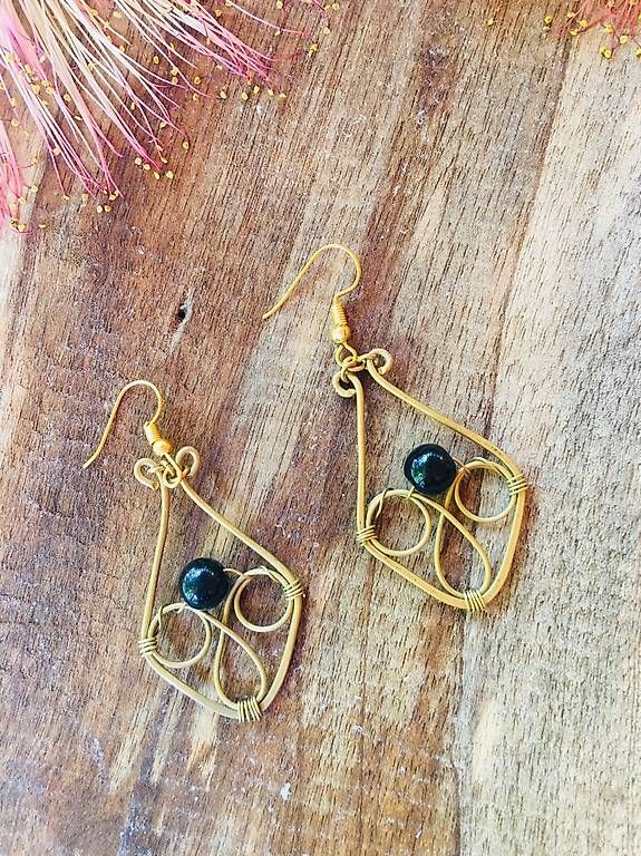 Ohrringe & -stecker: Messing Ohrhänger mit schwarzem Onyx - boho- gipsy- ethnic – Gebraucht aus Oberwil b. Zug von Temuera 1