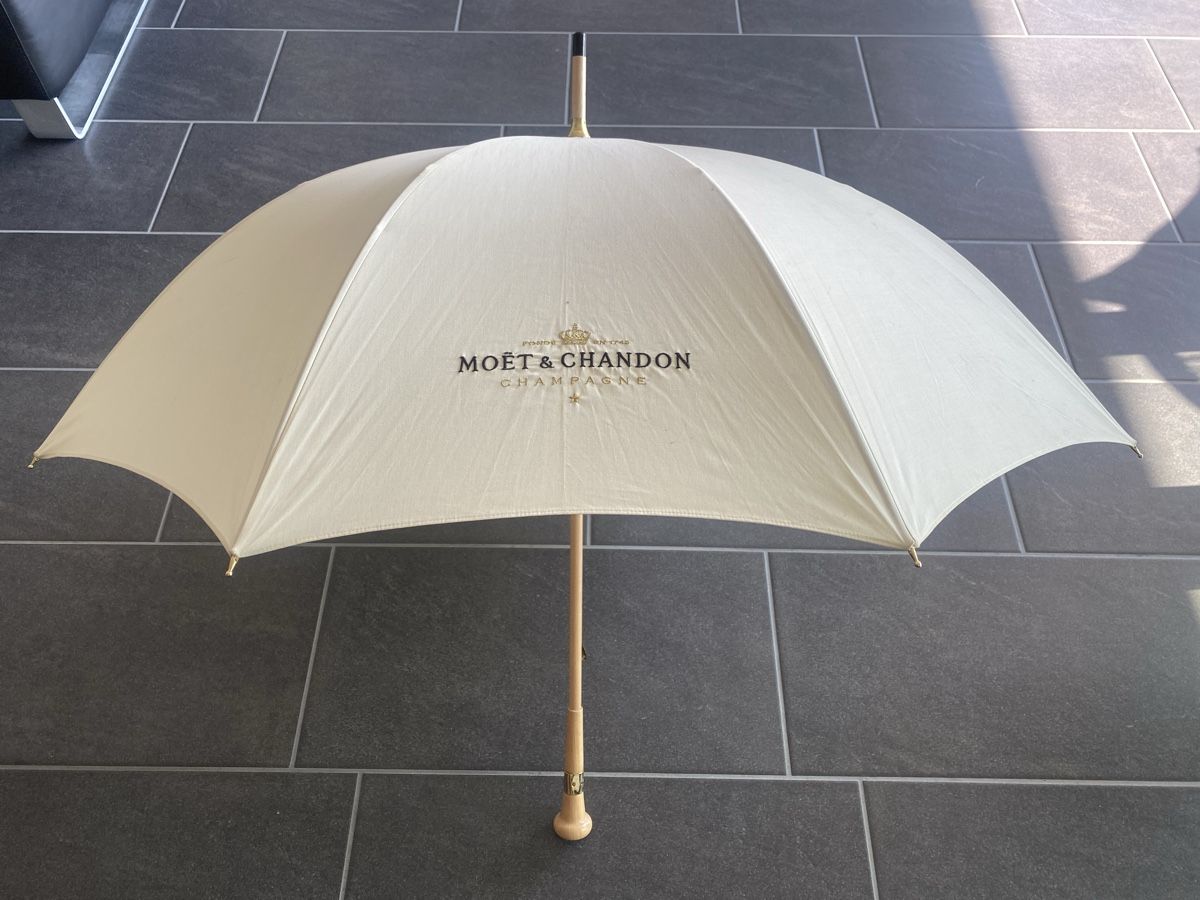 Ombrelli: Moët & Chandon Champagner Schirm – Usato da Birmenstorf AG venduto da Midget0