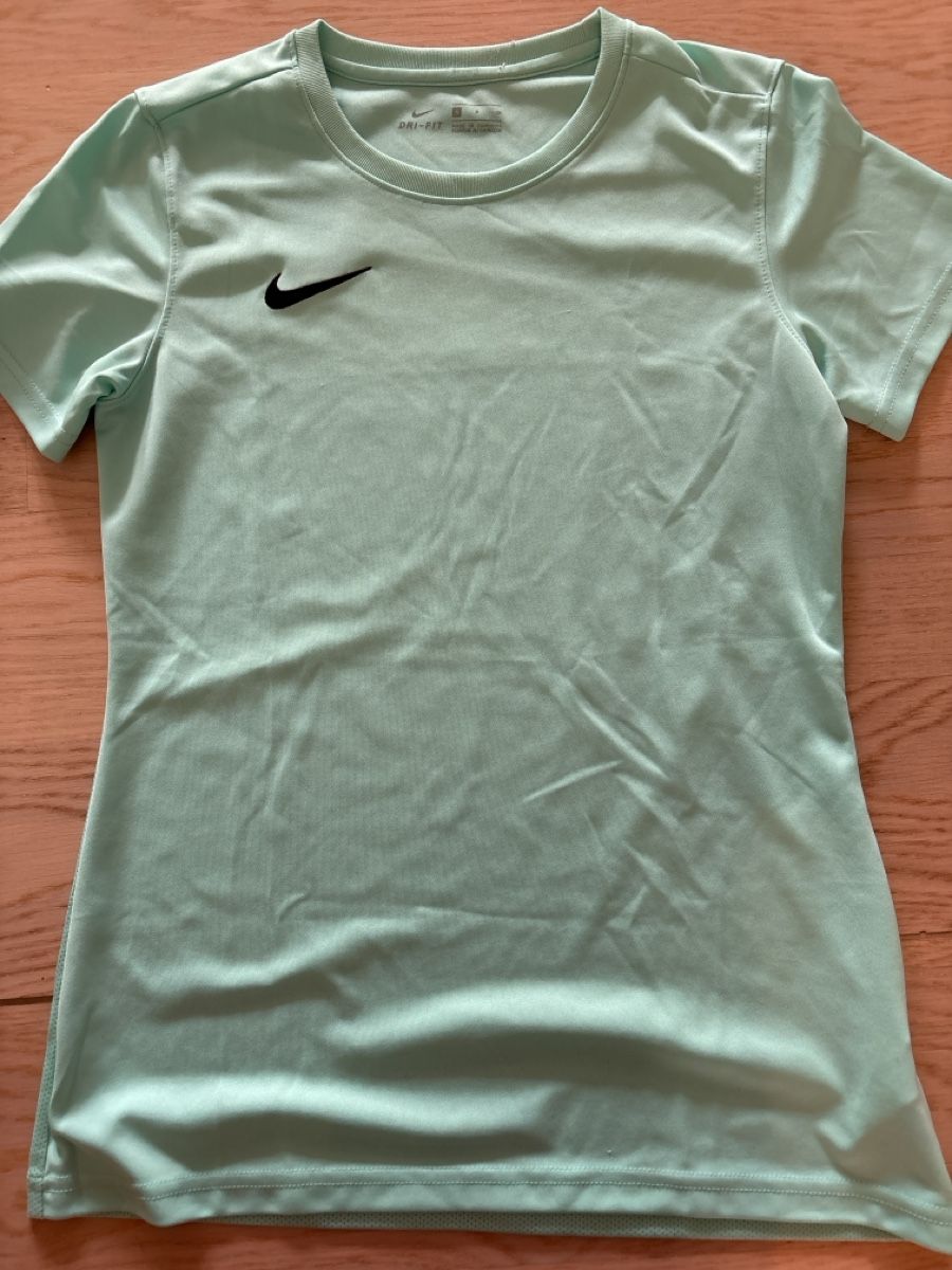 Nike T-shirt: Nike Dri-Fit Sportshirt – Usato da Rafz venduto da mar_j7dl