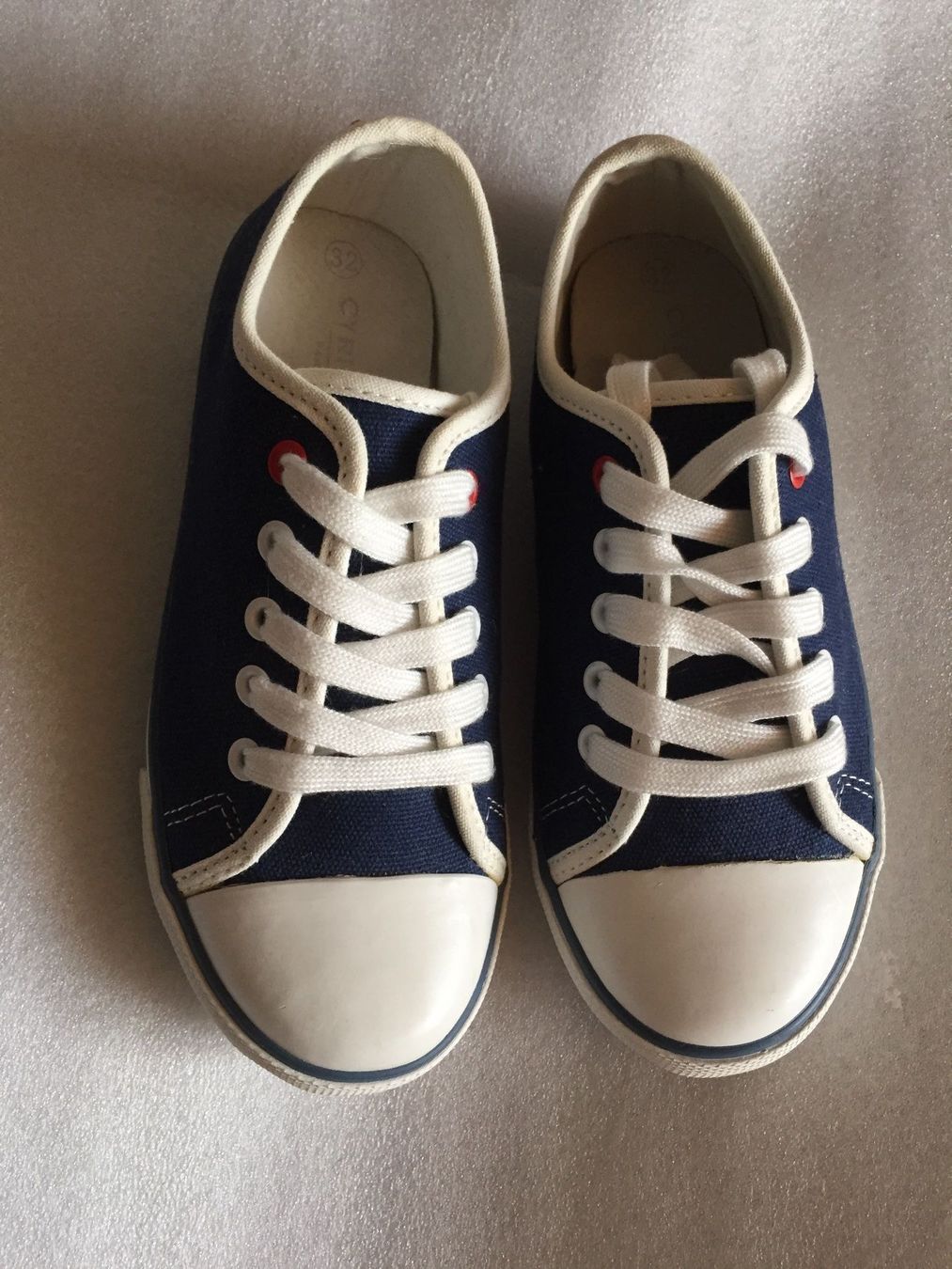 Cyrillus Scarpe per ragazzi: Sneaker Cyrillus 32 neuve – Nuovo e nell'imballaggio originale da Geneve venduto da Monthoux13 2