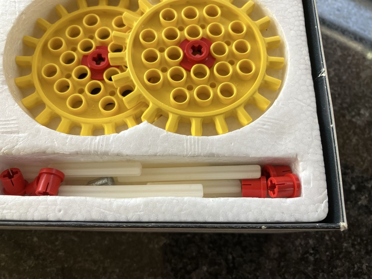 Lego Jeux de construction: Lego System Set 802 Zahnräder Sortiment mit Karton – D'occasion à Willisau par son_lq7g 3