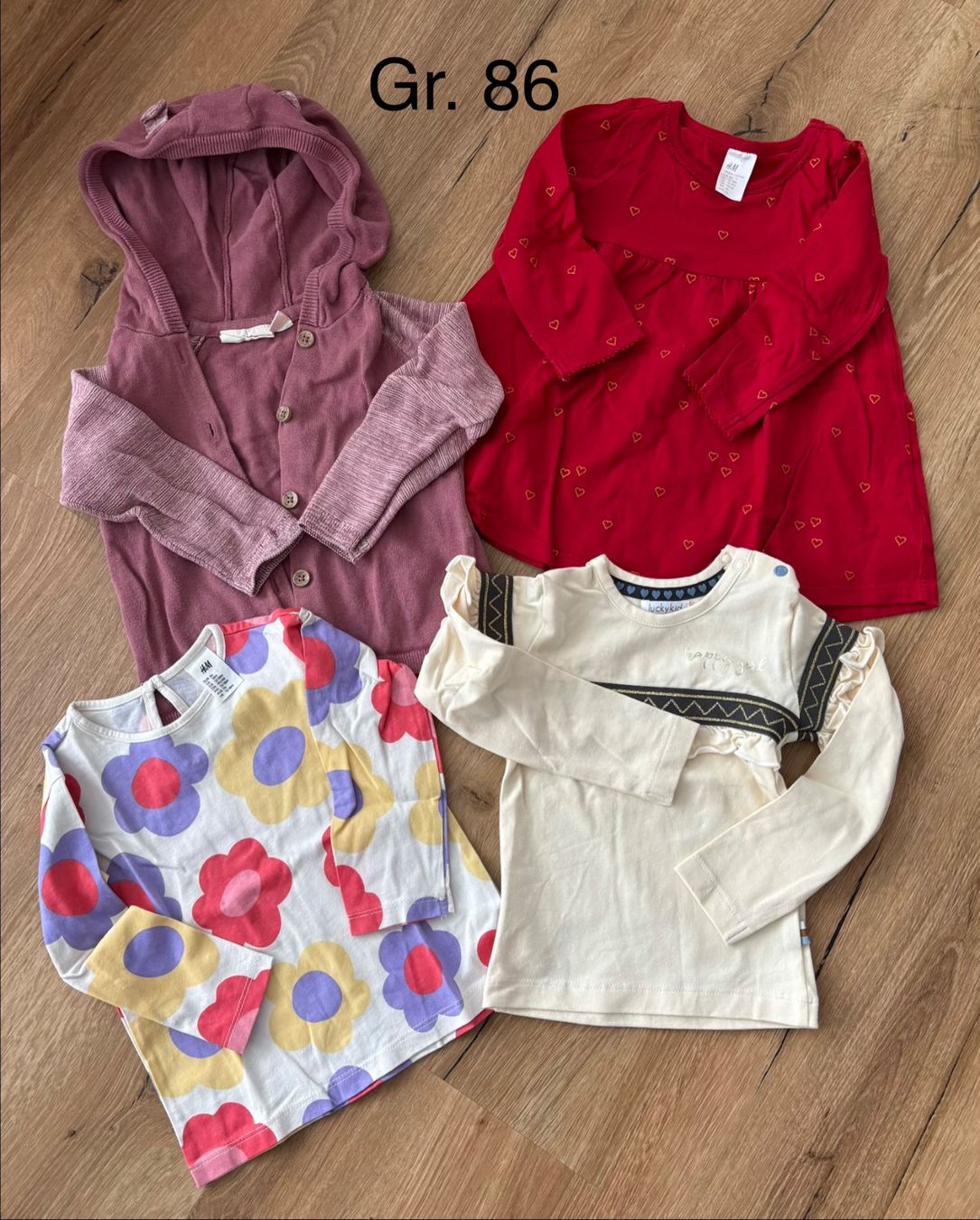Lotti & Set di vestiti: LangarmShirts, Jacke, Pulli, Gr. 86 – Usato da Oberiberg venduto da mon_q7c2