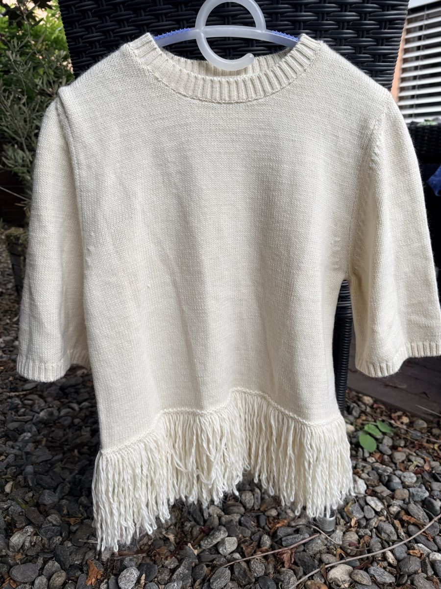 H&M Top: Pull H&M beige avec franges, taille M - Look Bohème! – Usato da Vétroz venduto da est_xyr5 1