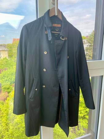 Dunkelblaue Übergangsjacke von Massimo Dutti