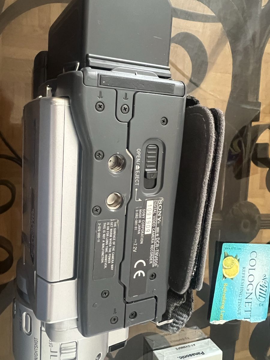 Sony Videocamere: Sony Handycam DCR-TRV60 E – Usato da Zürich venduto da jao_2bx7 7