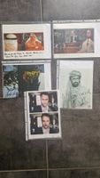 James Bond Package, 5 Original Autogramme auf Grossfotos
