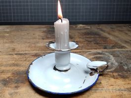 Wunderschöner alter Kerzenständer emailliert
