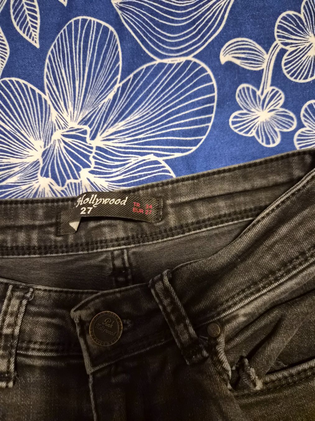 Jeans: Jeanshose Shein  gr 27   nr 23 – Nuovo (secondo la descrizione) da Dietikon venduto da Eleda 2