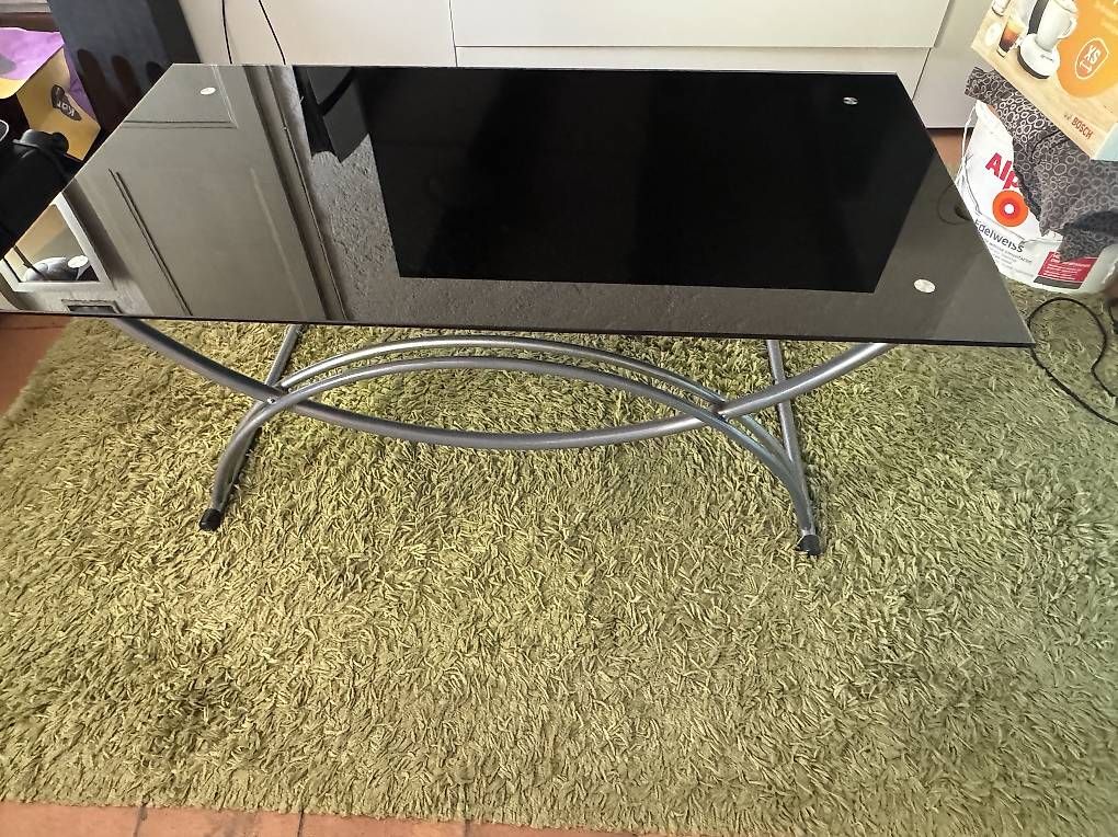 Tavoli: Table basse moderne en verre noir et métal gris. – Usato da Bevaix venduto da mic_rdc7