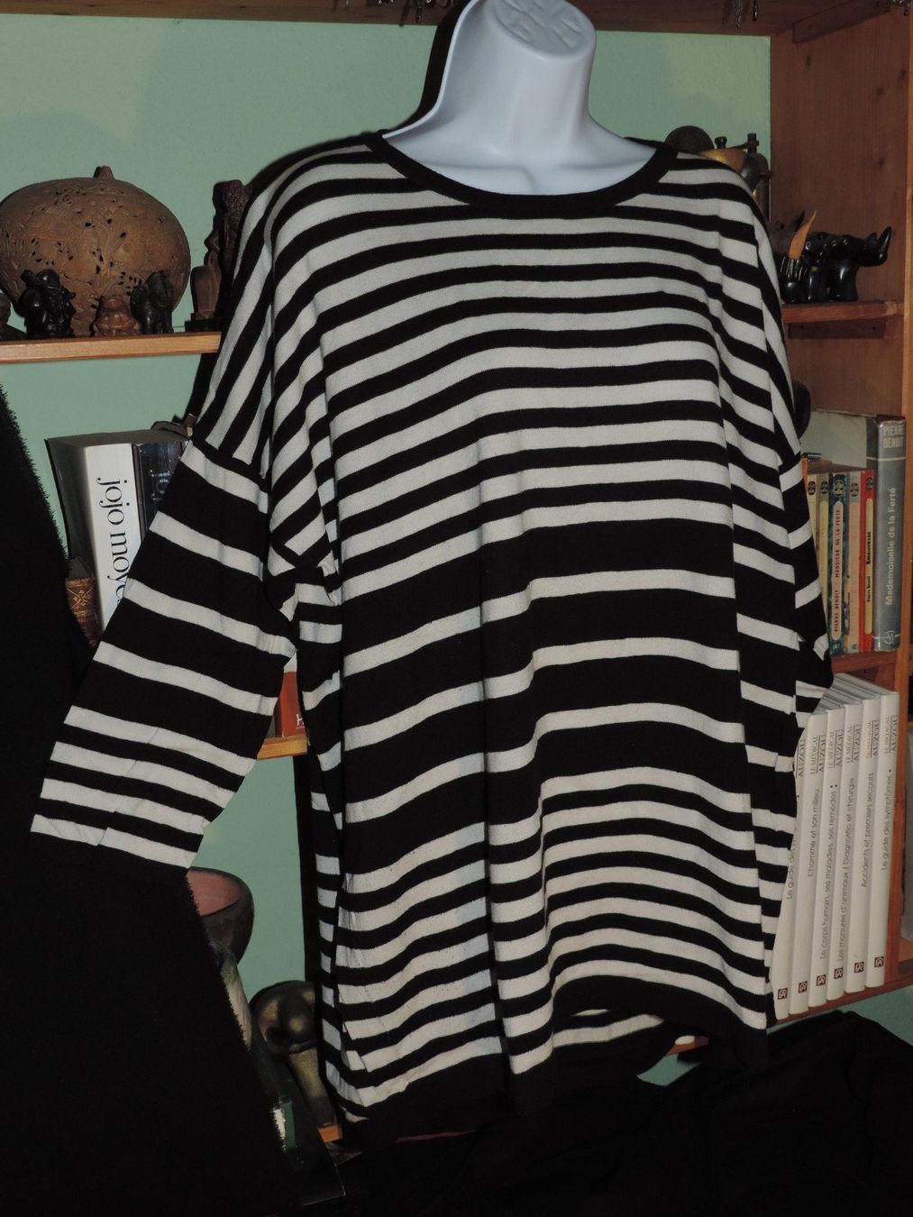 Top: pull rayé noir et blanc – Usato da Genève venduto da Axelle333