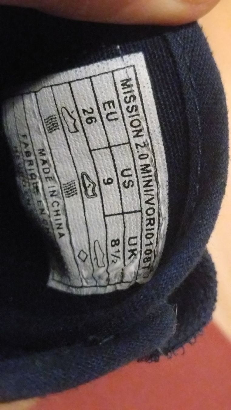 Levi's Scarpe per ragazzi: Chaussures Levi's enfant, taille 26 NEW – Nuovo (secondo la descrizione) da Farvagny-le-Grand venduto da LaCaverne 6