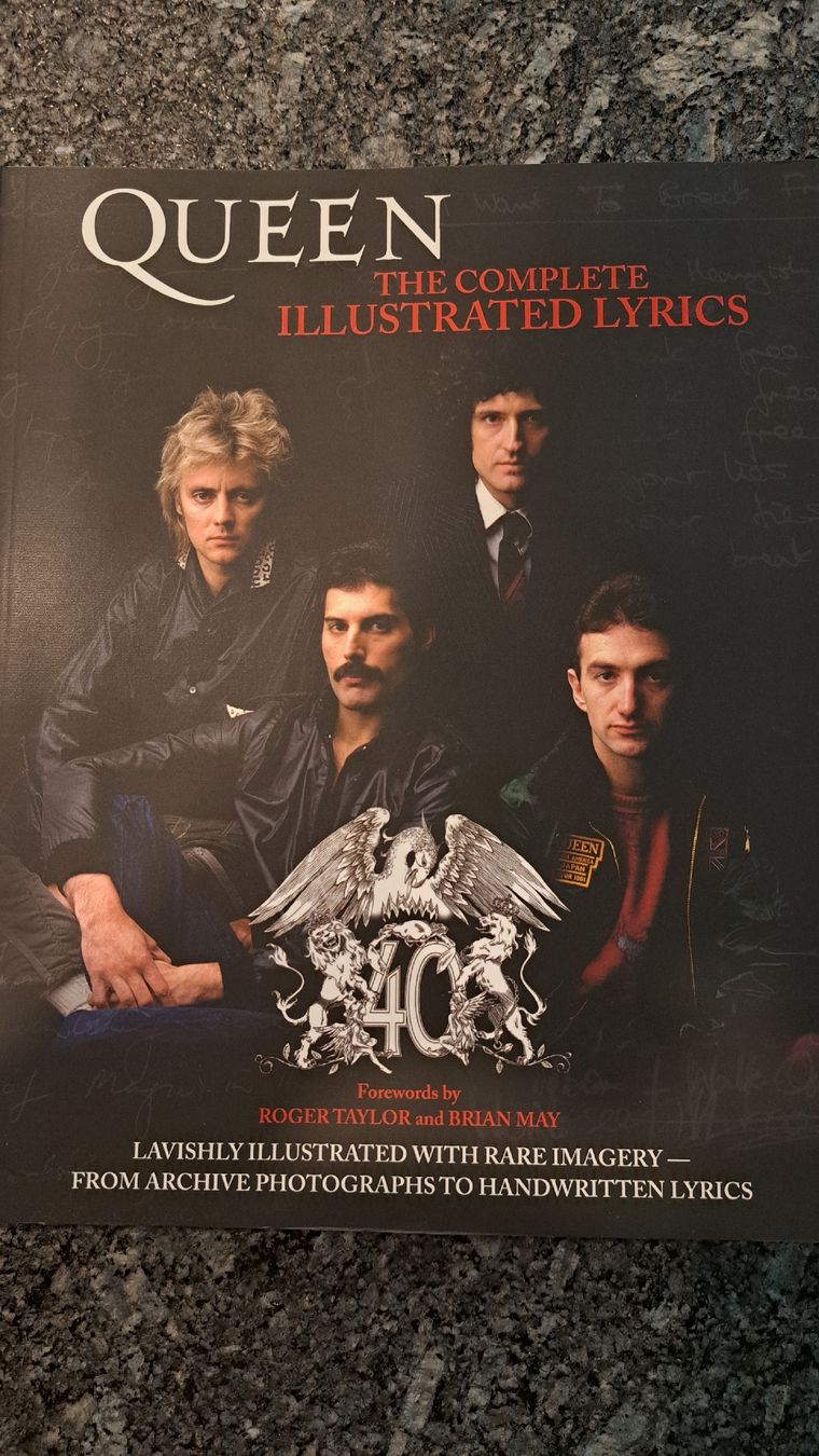 Libri: Queen: The Complete Illustrated Lyrics – Nuovo (secondo la descrizione) da Oberegg venduto da Stern80