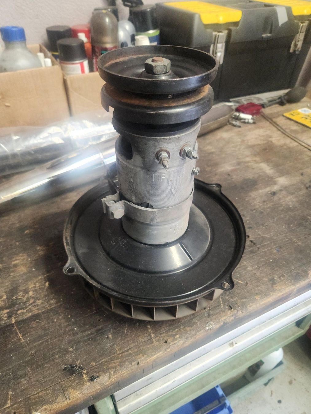 Tutti pezzi di ricambio auto: Dynamo Bosch 6 volts 90mm – Usato da Céligny venduto da Taototo73