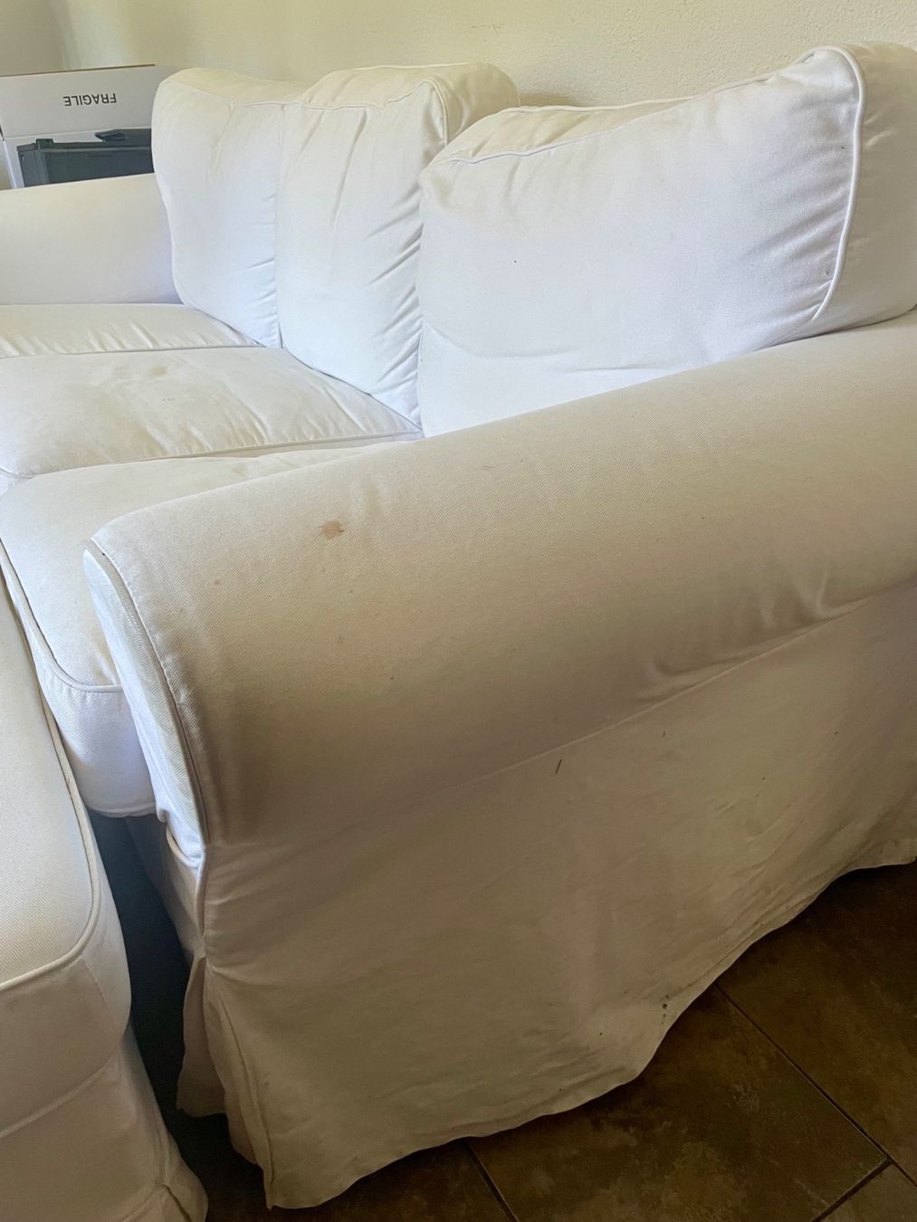 Ikea Divani: IKEA Sofa mit Hocker weiss gebrauchter Zustand – Usato da Teufenthal AG venduto da -barolo- 2