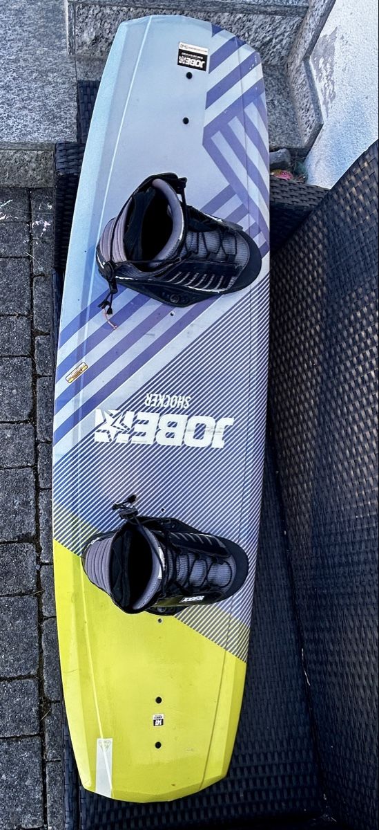 Planches de surf: Jobe Wakeboard 141 inkl Bindung – D'occasion à Quarten par Karateka