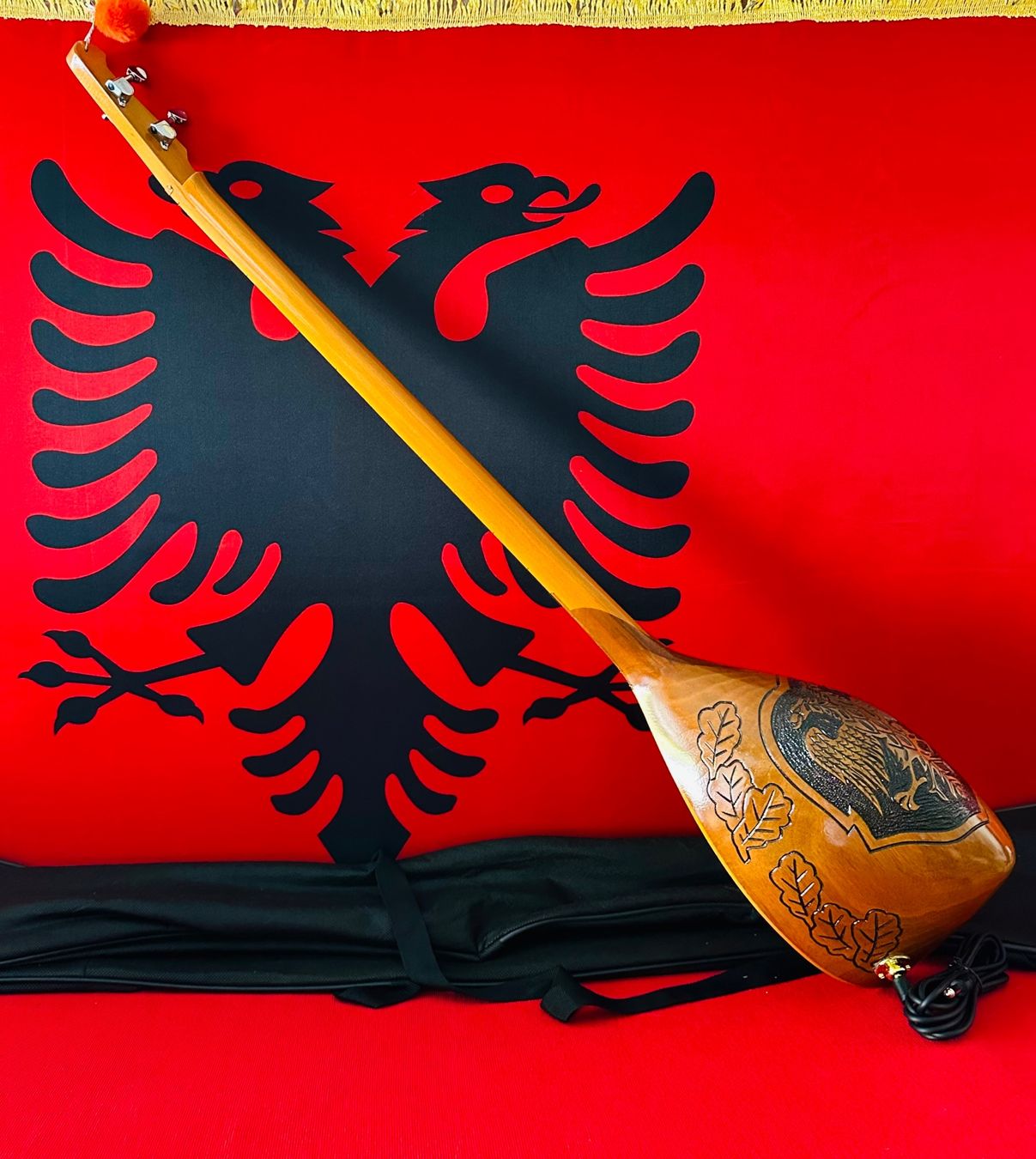 Musikinstrumente: Qifteli  mit integriertem Mikrofon. – Neu und originalverpackt aus Kirchberg SG von rex_pfd8 7
