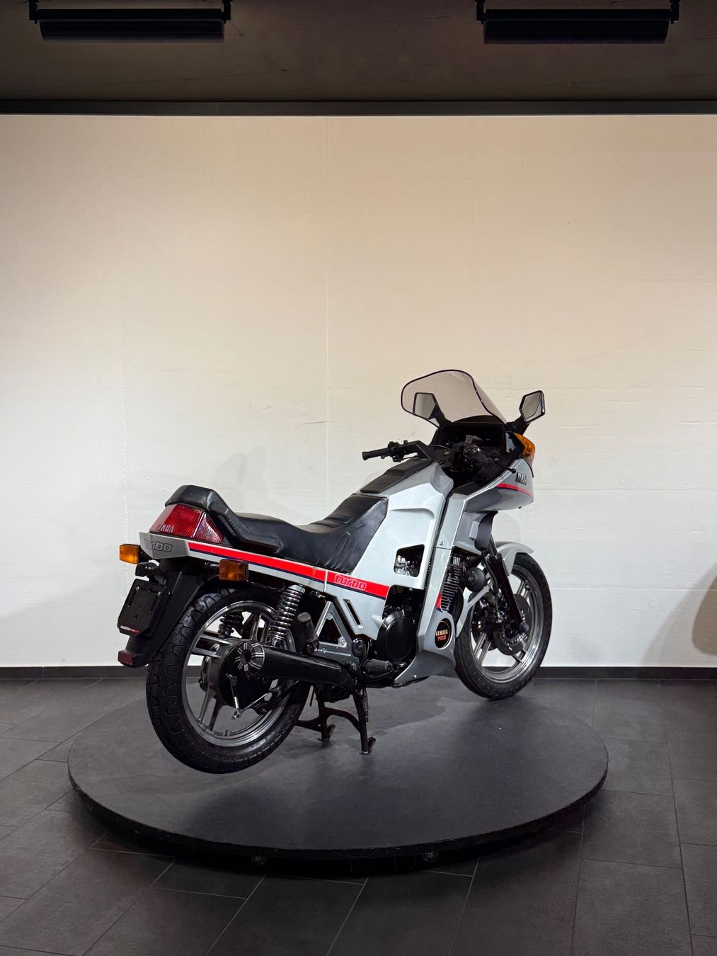 Yamaha Strada: Yamaha XJ 650 Turbo – Usato da Zell LU venduto da .VR46. 5