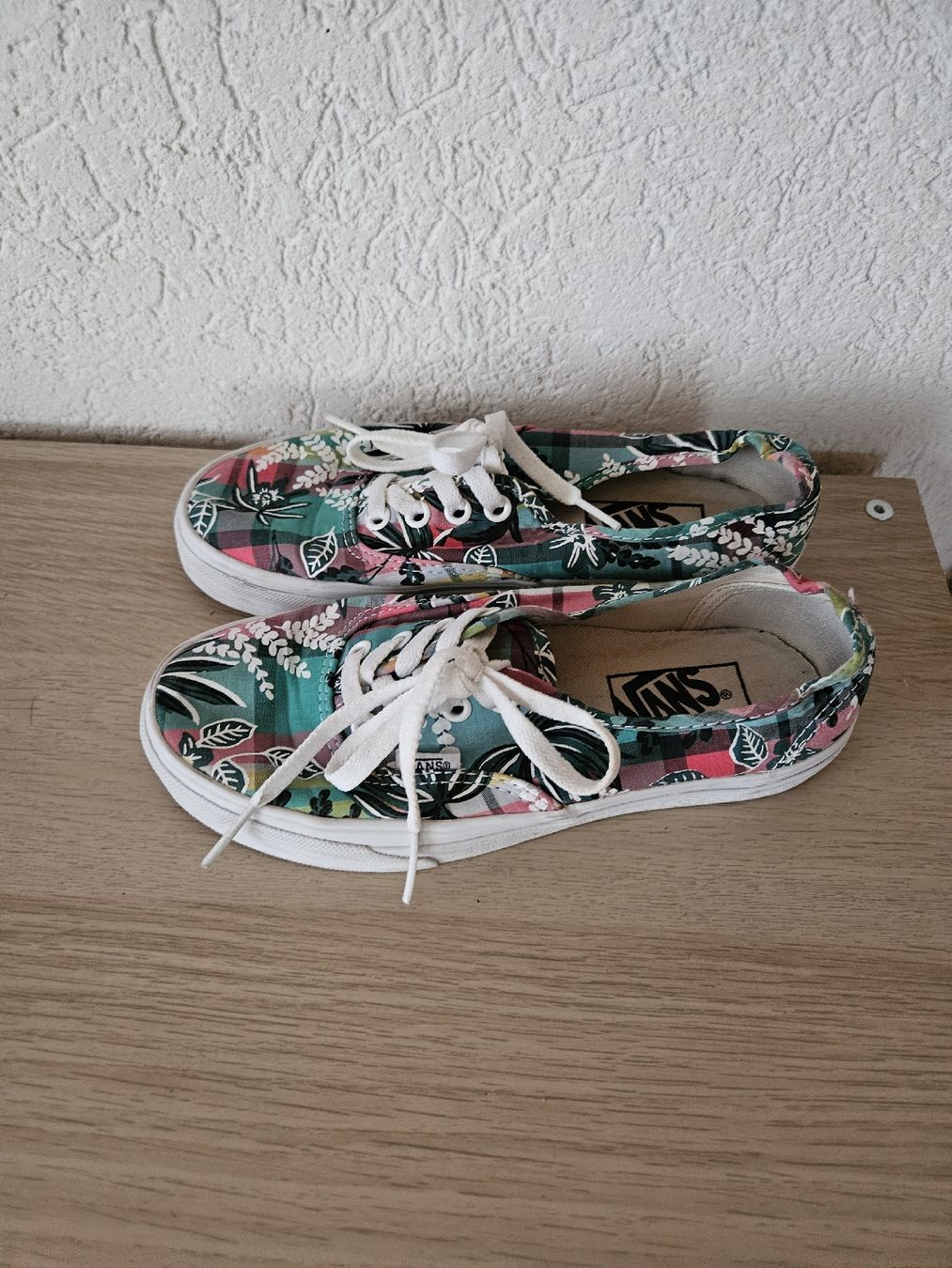 Vans Scarpe da uomo: Vans Sneaker kariert mit Blumenmuster  Gr. 37 – Usato da Davos Platz venduto da egl_h2gt 1