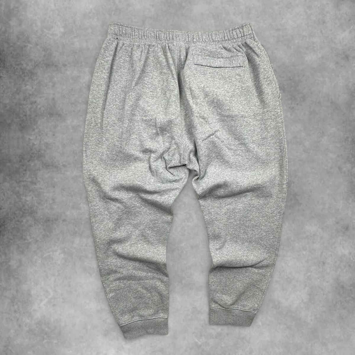 Nike Pantaloni: Nike grey sweatpants – Usato da Erlinsbach SO venduto da TogaResell 2