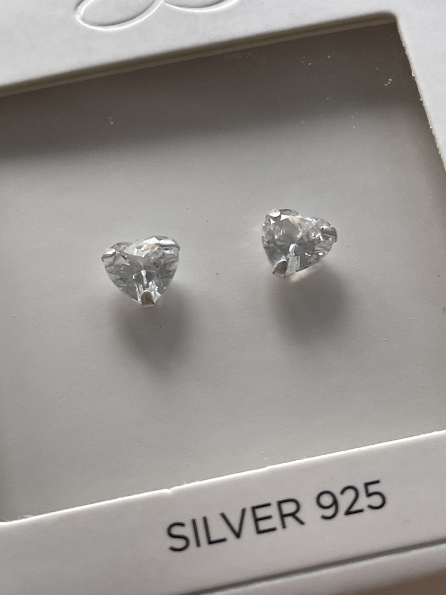 Orecchini pendenti & Orecchini a lobo: Silver 925 Heart Stud Earrings new – Nuovo e nell'imballaggio originale da Basel venduto da mamushka21