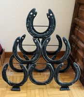 Massiver Weinständer aus Hufeisen Metall