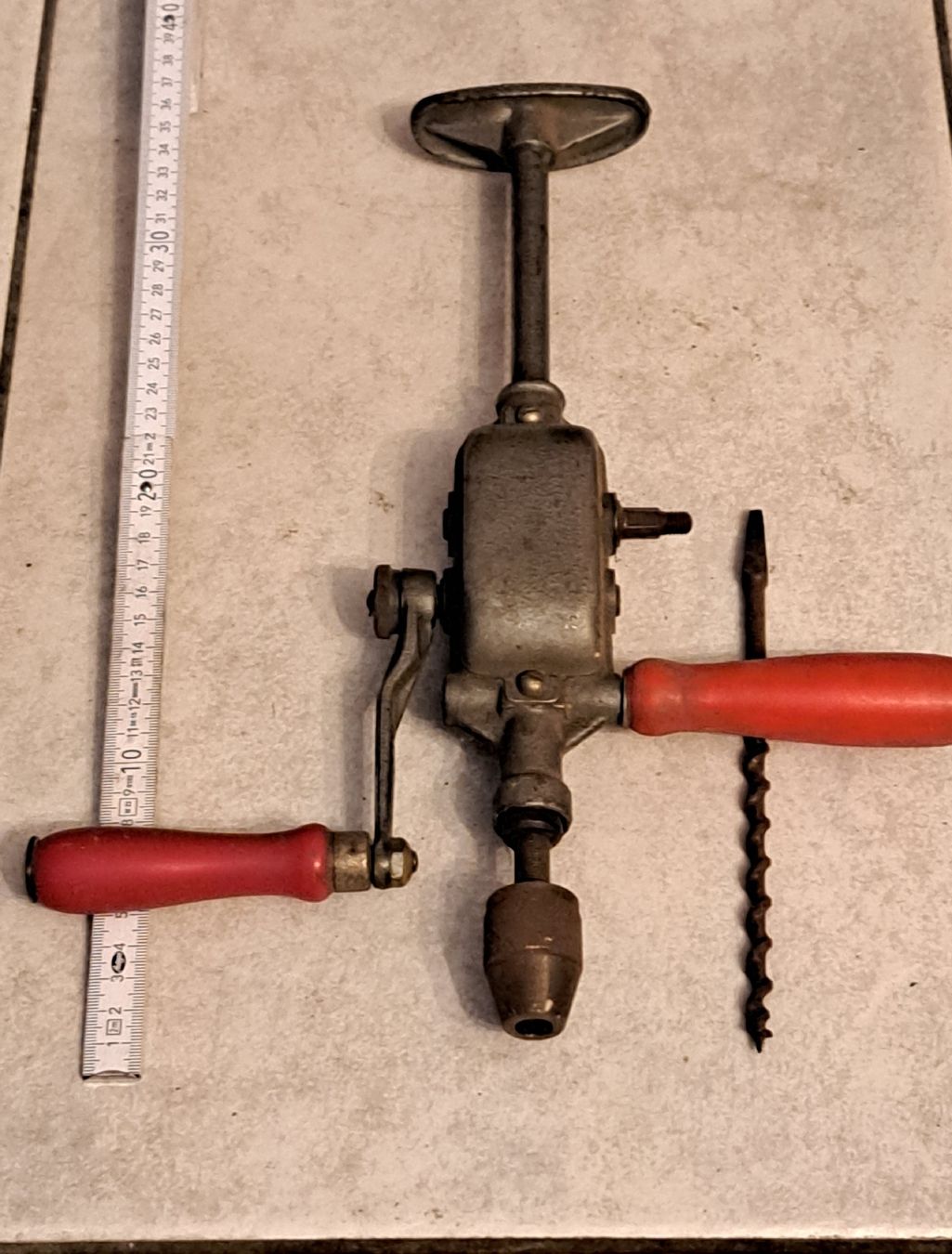 Trapani: antike Hand bohr maschiene – Usato da Wettingen venduto da ML03 2