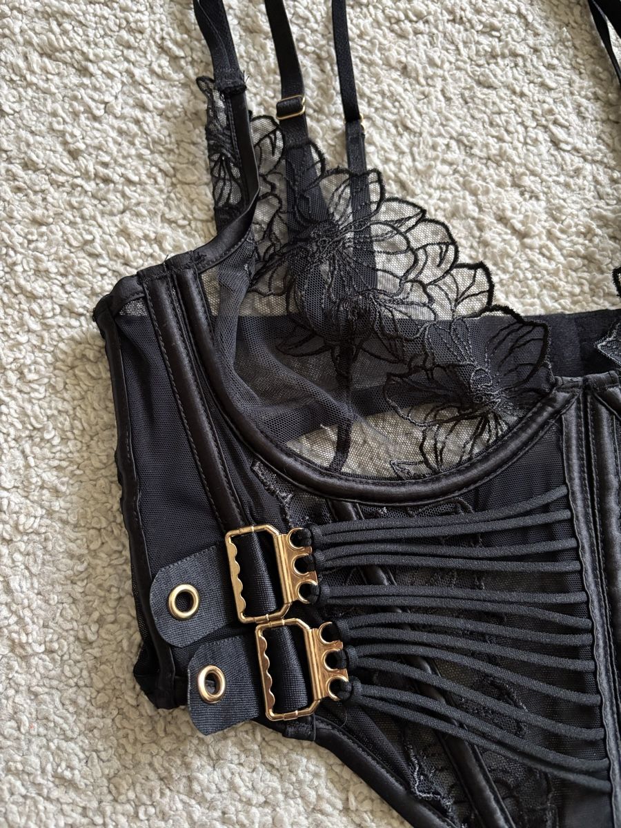 Hunkemöller Altra biancheria intima: Korsett Hunkemöller 70C – Usato da Basel venduto da Rose9917 1