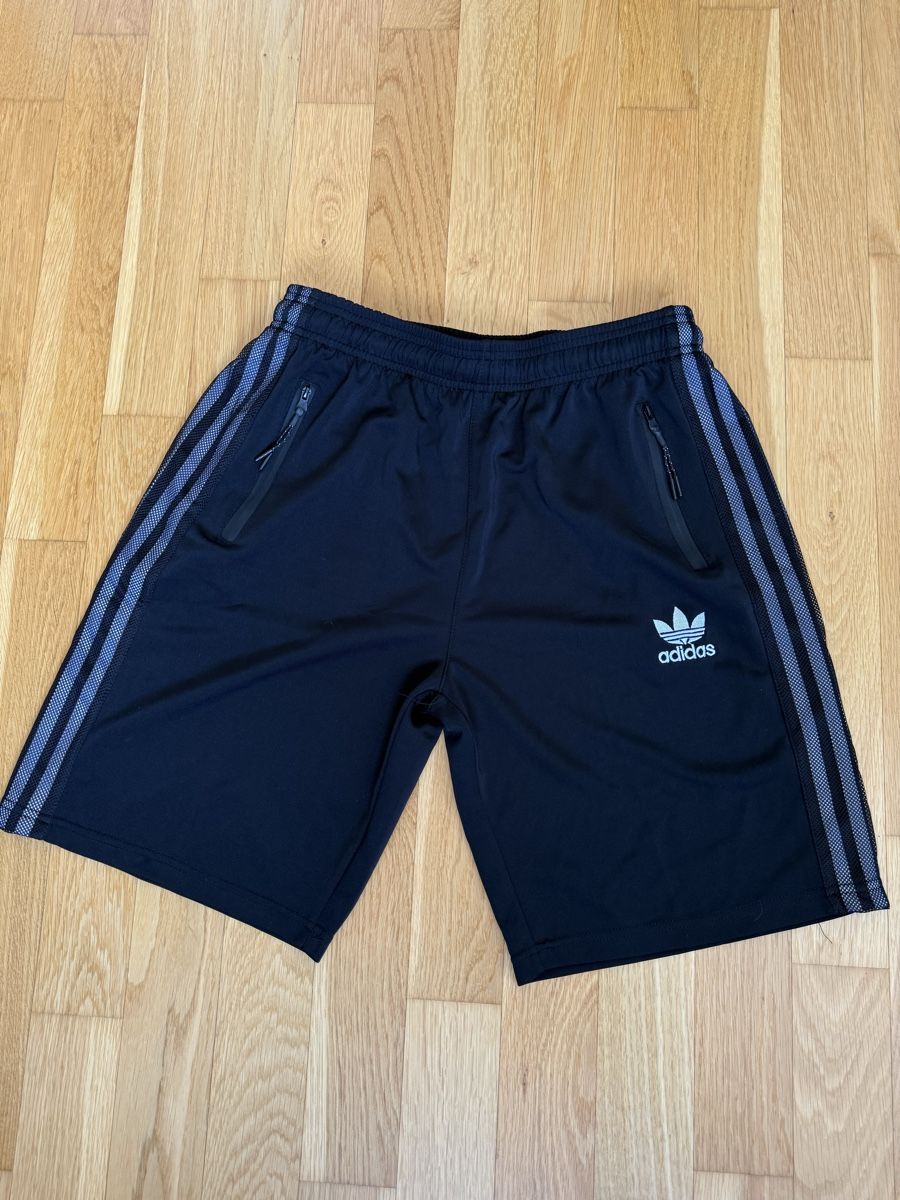 Adidas Hosen: Adidas Shorts, Gr. 3XL – Neu (gemäss Beschreibung) aus Lyss von Schuschuu.