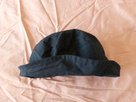 Très joli chapeau bleu