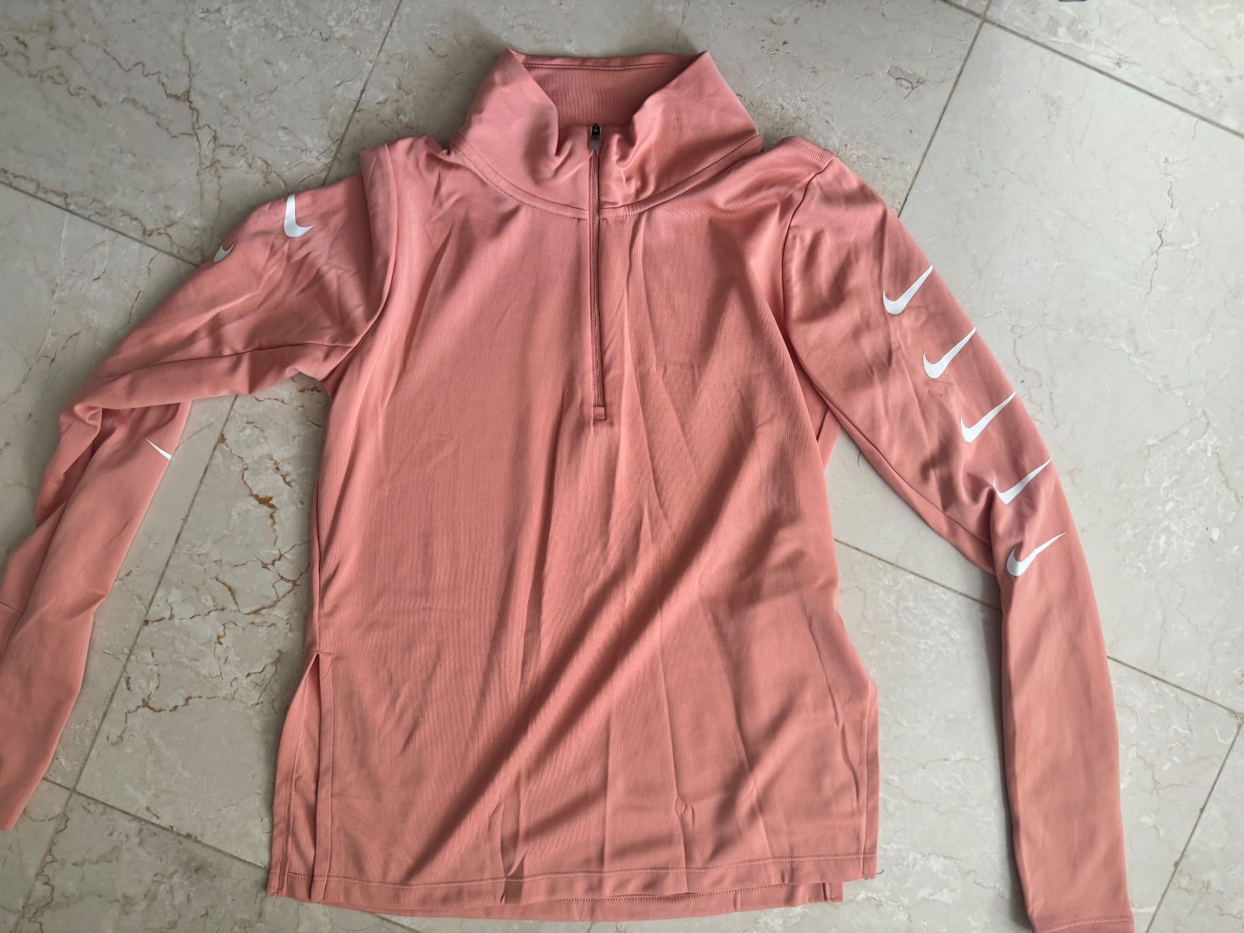 Nike Vestes: Cute Nike Peach Running Jacket – D'occasion à Basel par mar_dgx7