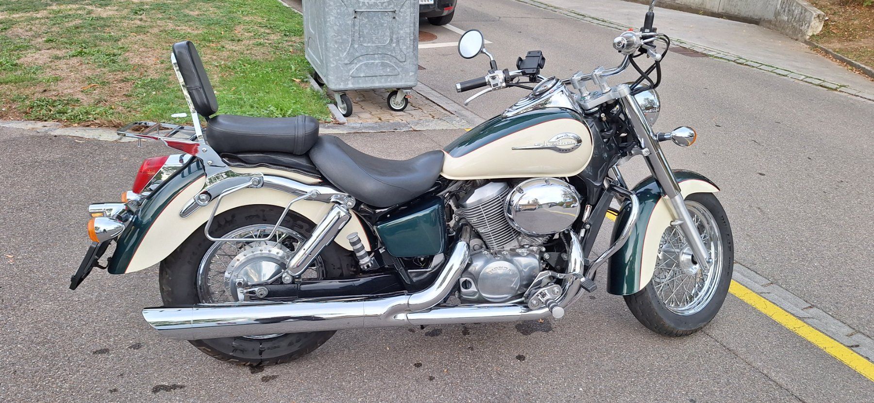Honda Chopper: Honda VT 750C/C2 Shadow – Usato da Regensdorf venduto da Raketa